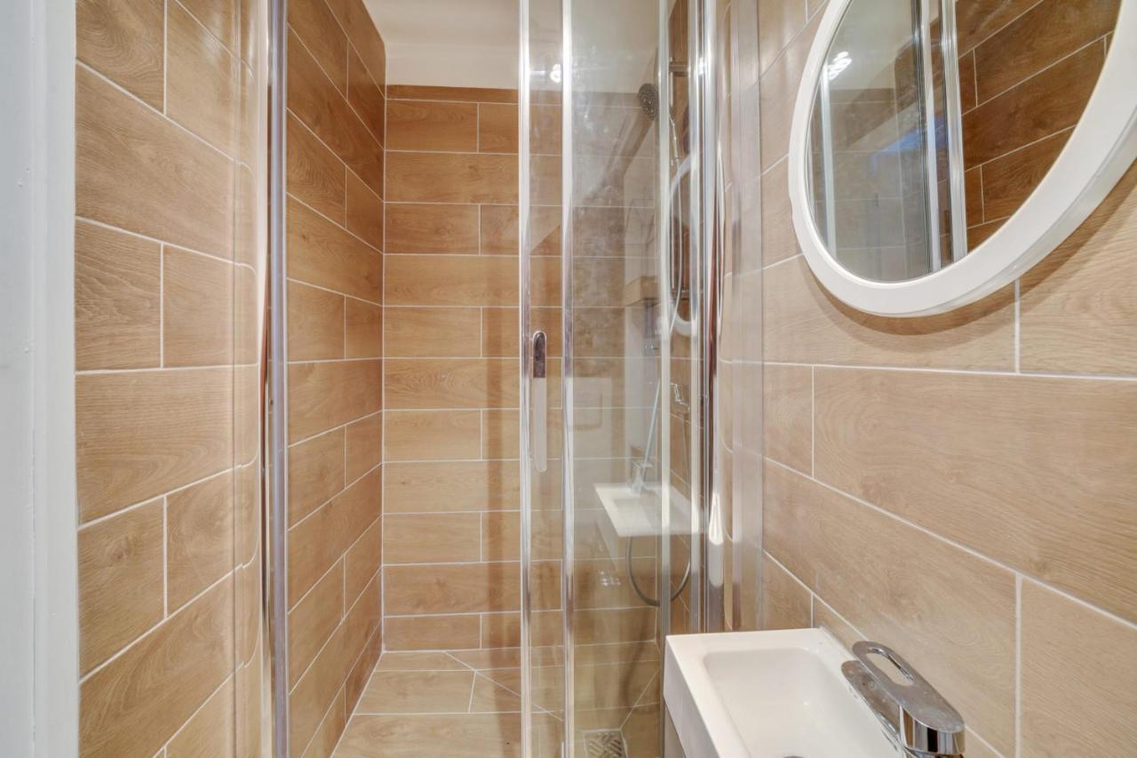 Loft In Heart Of Paris Moulin Rouge Apartment Bagian luar foto
